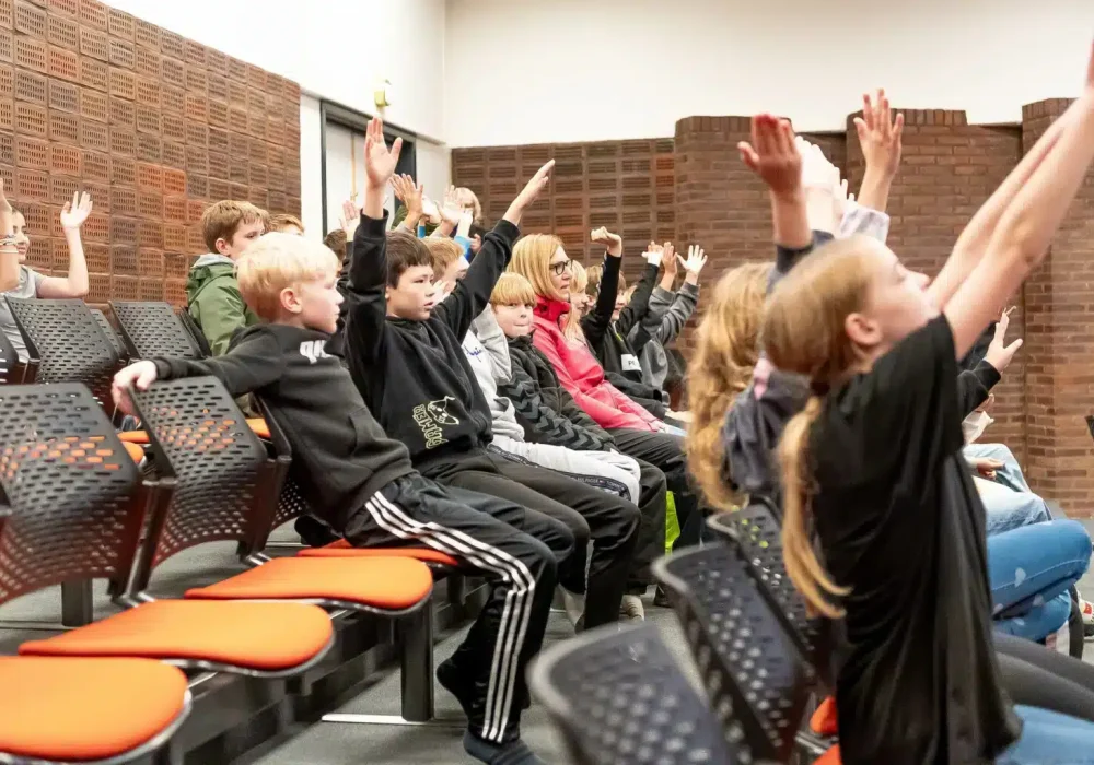 311023-Bakkeskolen-planter-skov-06-foto-BlumePress-1536x1024